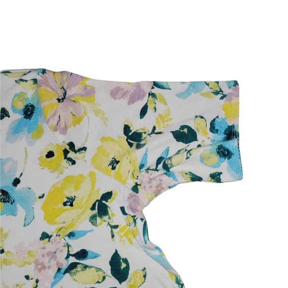 Time and Tru NWT Plus Size Scoop Neck Elbow Length Multi Colored Floral Top 719 - Picture 4 of 6